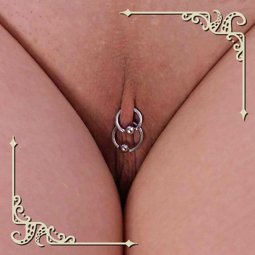 Horizontal clit hood